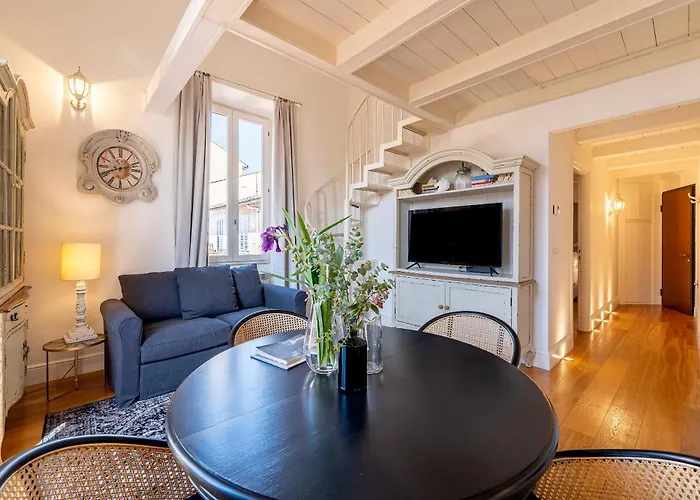 Genteel Scarlatti Apartment